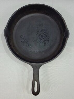 Wagner Ware Cast Iron 10.5" Frying Pan Vintage Dual Spout Skillet made in Taiwan